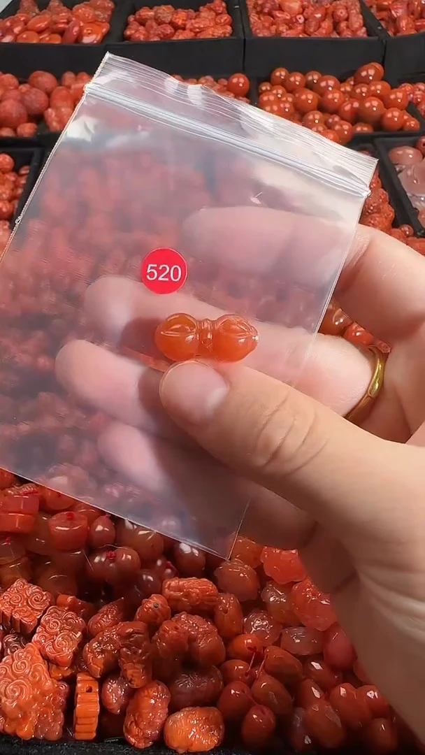 颈饰未镶嵌南红玛瑙1