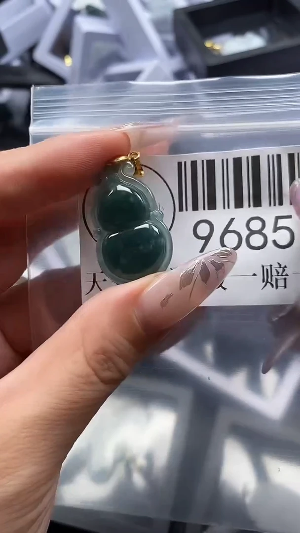 吊坠(不含链)未镶嵌翡翠9685