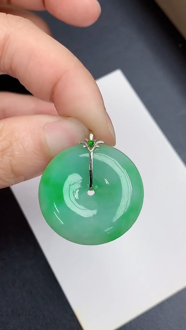 颈饰18K金镶嵌翡翠 天然缅甸A货百元以上9元证书费自理