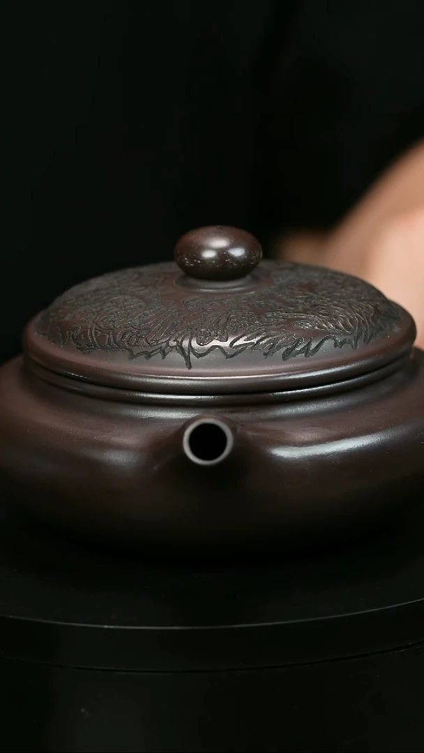 茶壶紫砂A****8H1957李传荣紫泥龙刻扁腹