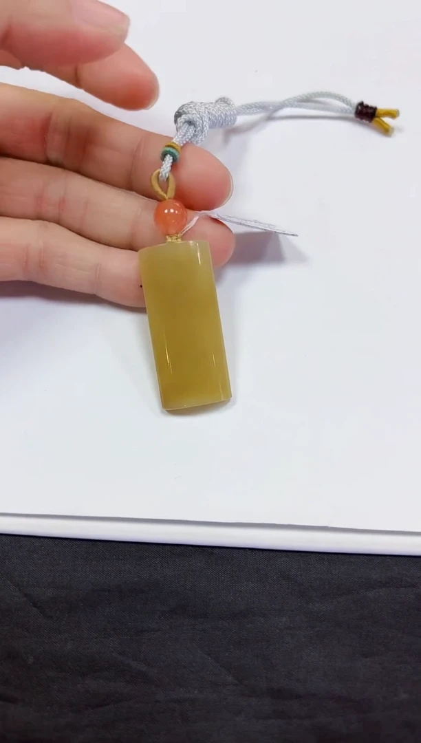 颈饰未镶嵌和田玉挂件