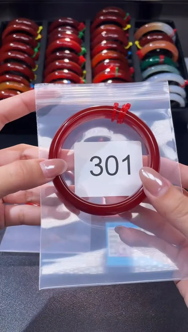 手镯玛瑙/玉髓未镶嵌??62圈口*A301