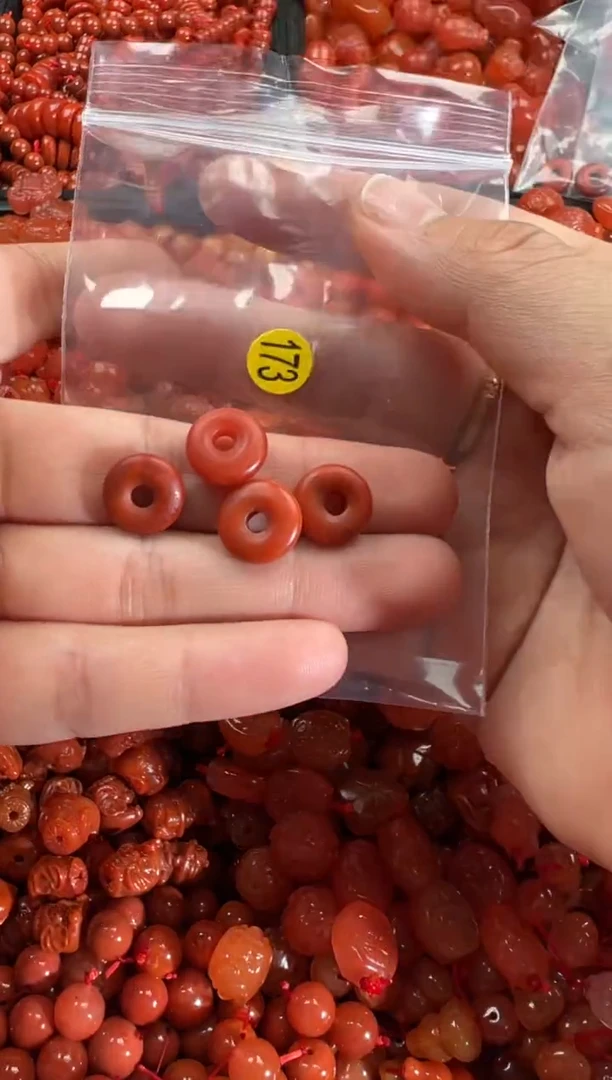 【闪购商品】南红玛瑙颈饰未镶嵌1