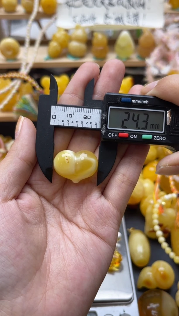 琥珀未镶嵌珠宝奇石052琥珀蜜蜡微瑕