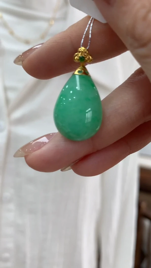 翡翠18K金镶嵌吊坠(不含链)水滴