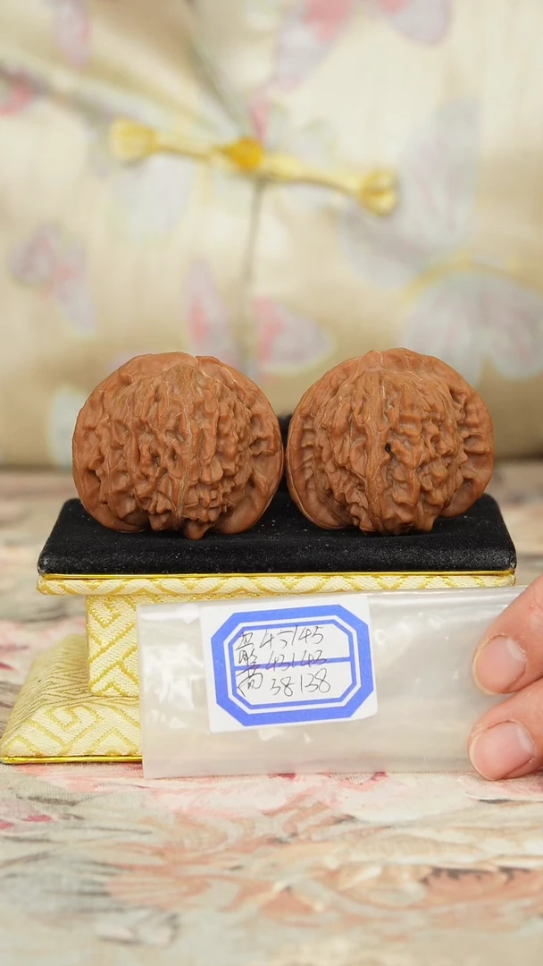 【闪购商品】文玩核桃把件一代楼