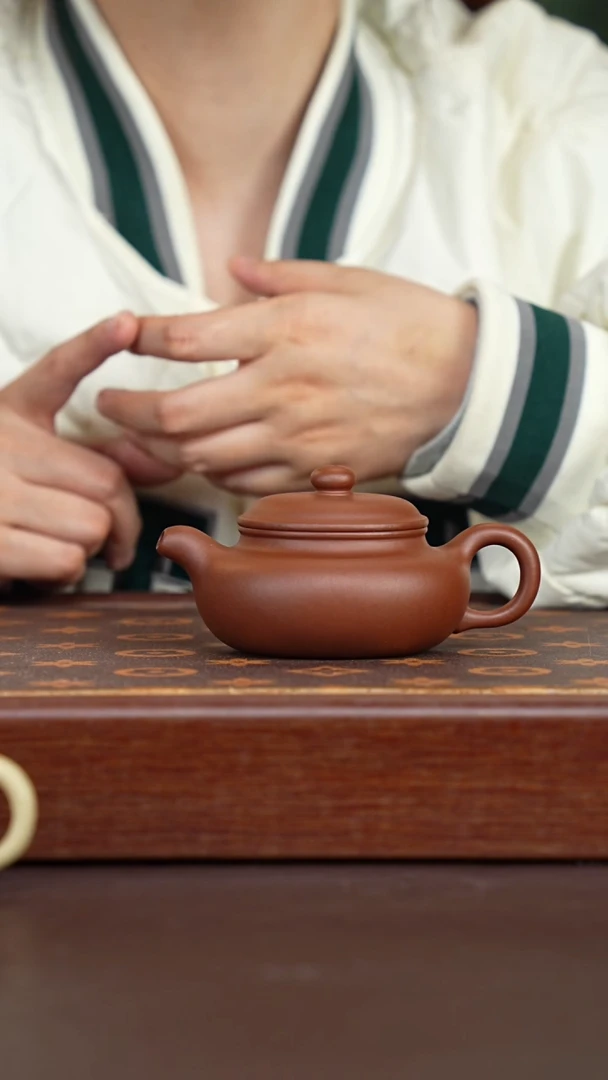 茶壶紫砂平台底槽青仿古-140cc