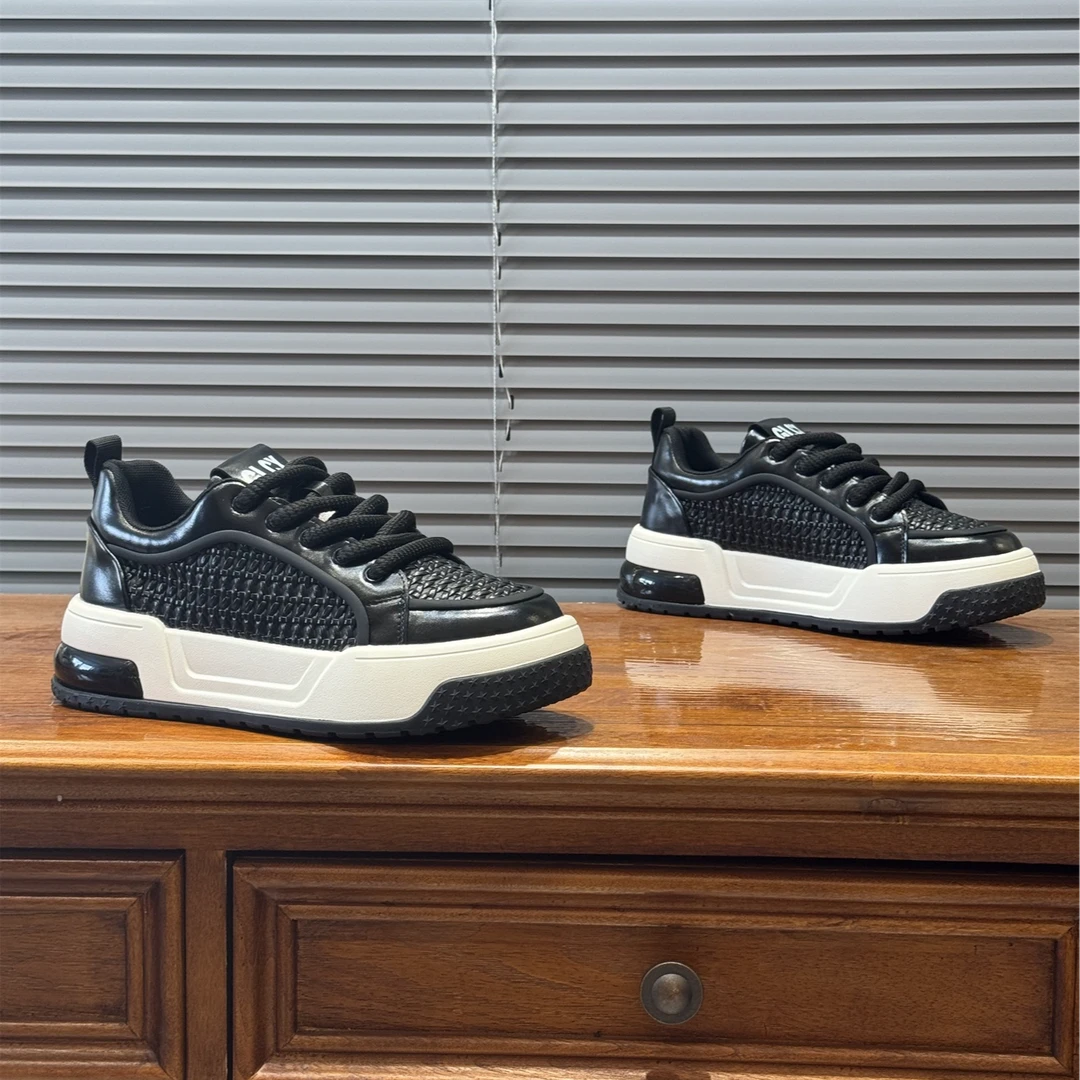 2025早秋新款时尚百搭潮流轻奢高端舒适耐磨休闲男鞋（标准码数）