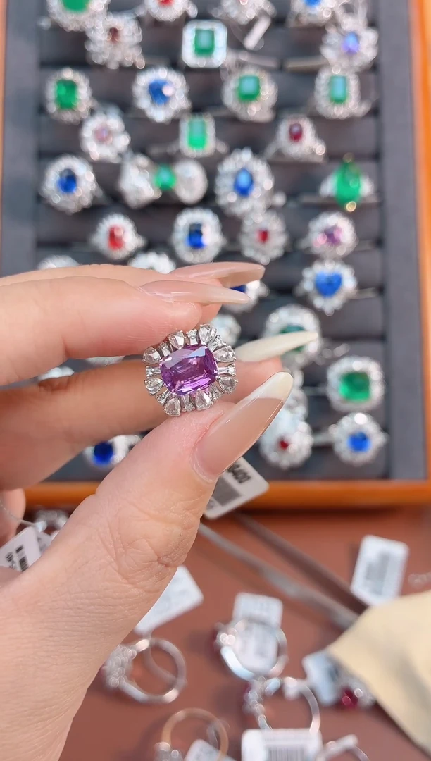 戒指彩色蓝宝石18K金镶嵌2.05克拉-无烧