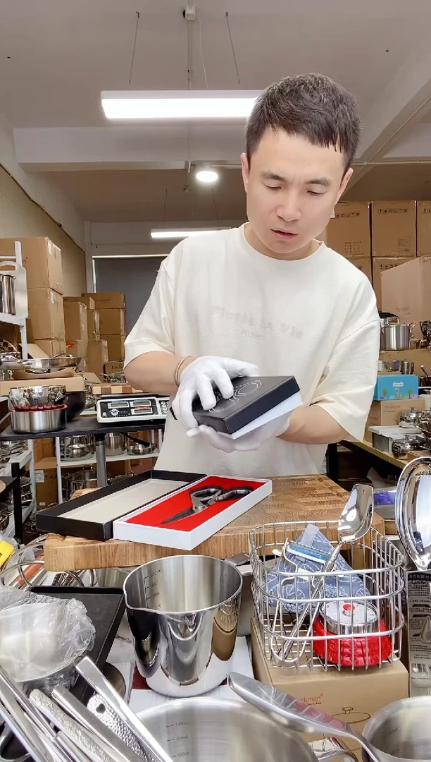 A14 微瑕卓德铭弯月剪（使用）