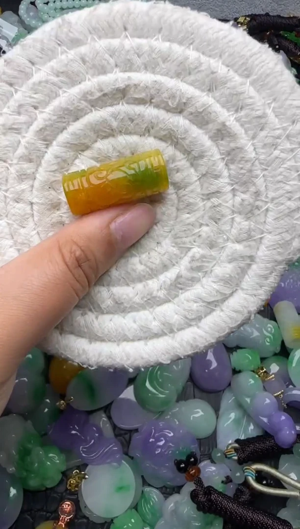 颈饰未镶嵌翡翠缅甸翡翠吊坠