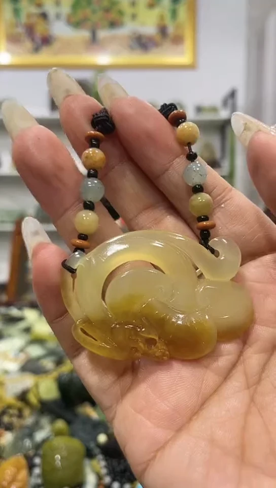 岫玉未镶嵌吊坠