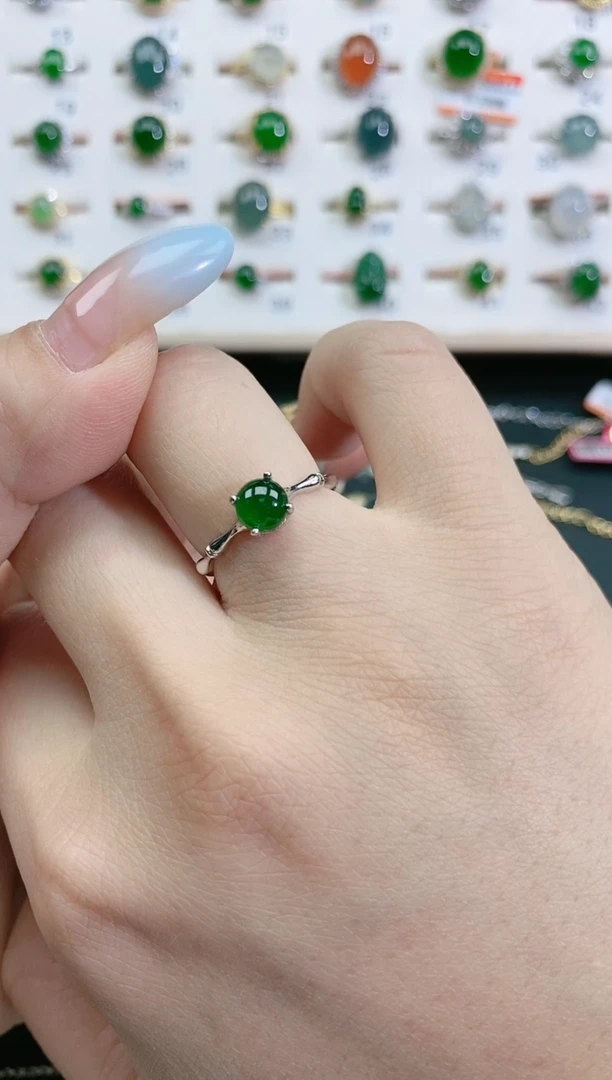 翡翠戒指银S925镶嵌天然翡翠