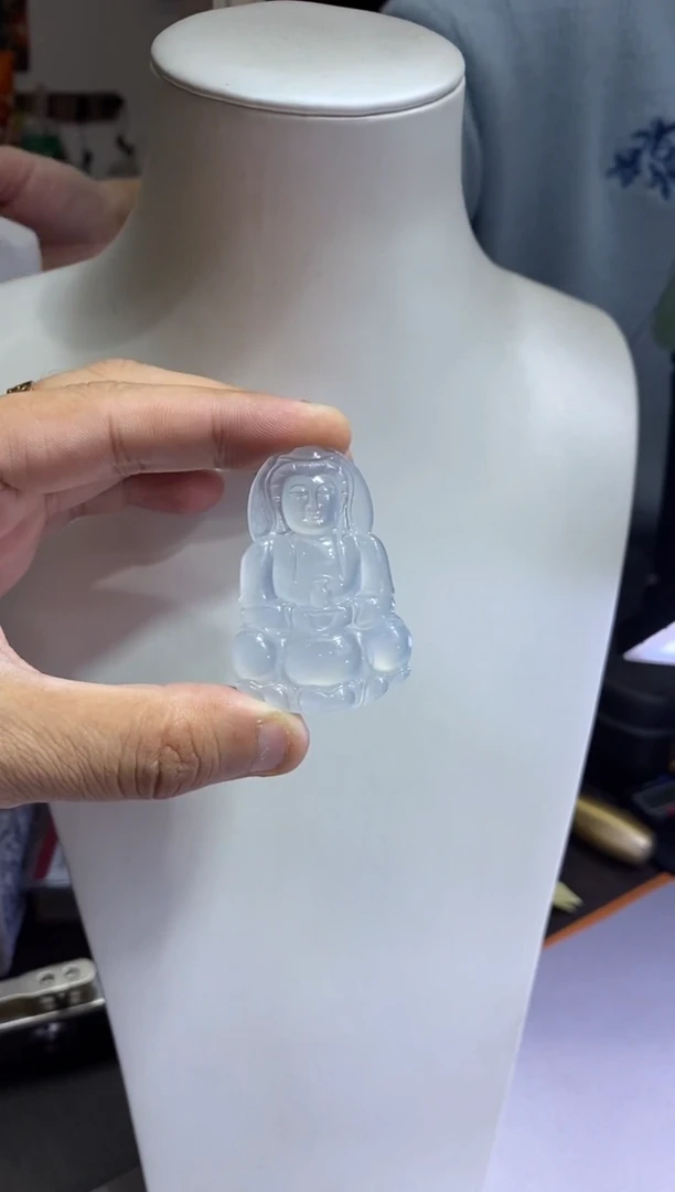 吊坠(不含链)未镶嵌翡翠观音9500  54.1  36.9  6.0