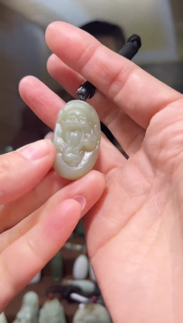 颈饰未镶嵌和田玉·