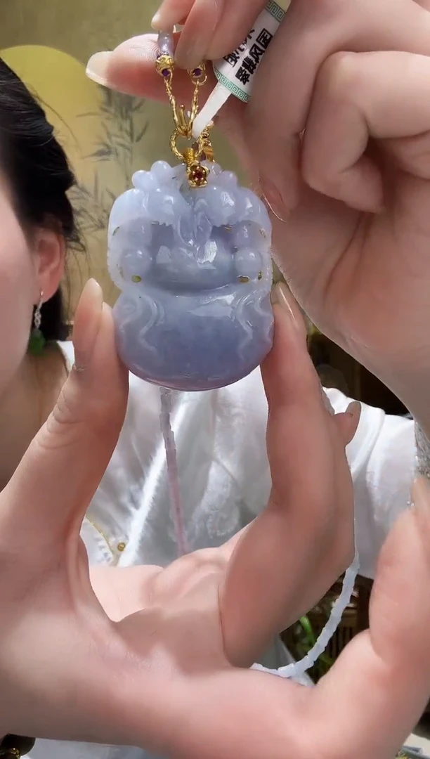 颈饰未镶嵌翡翠吊坠