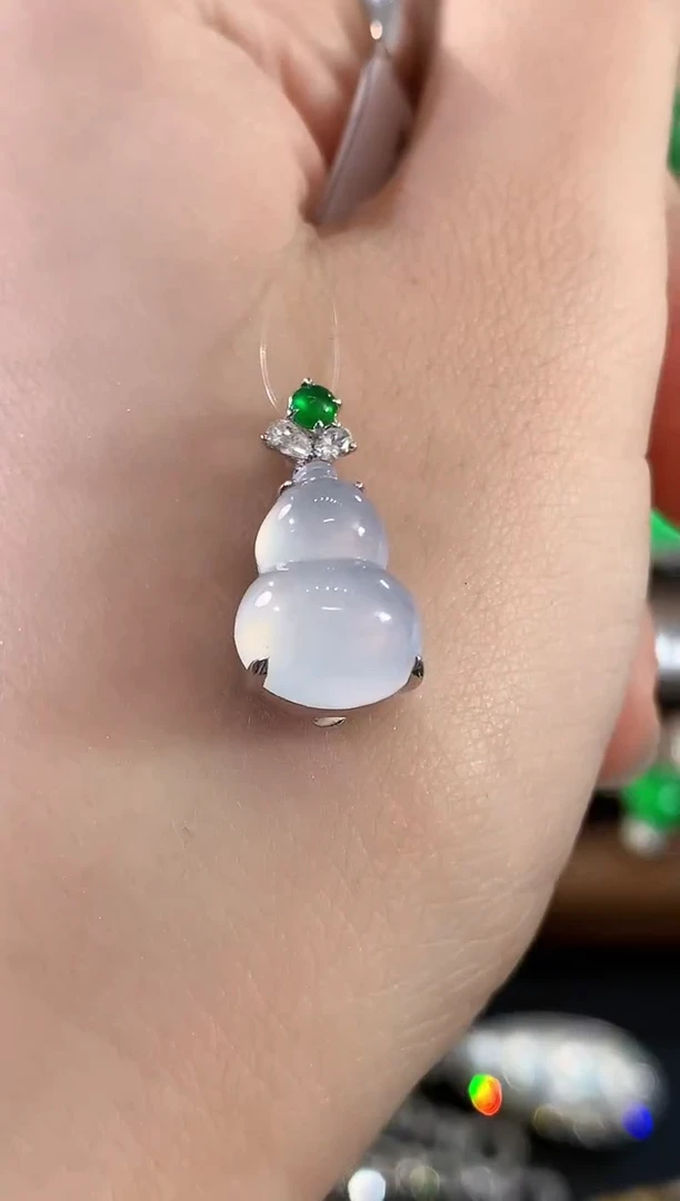 吊坠(不含链)18K金镶嵌翡翠C72 定制