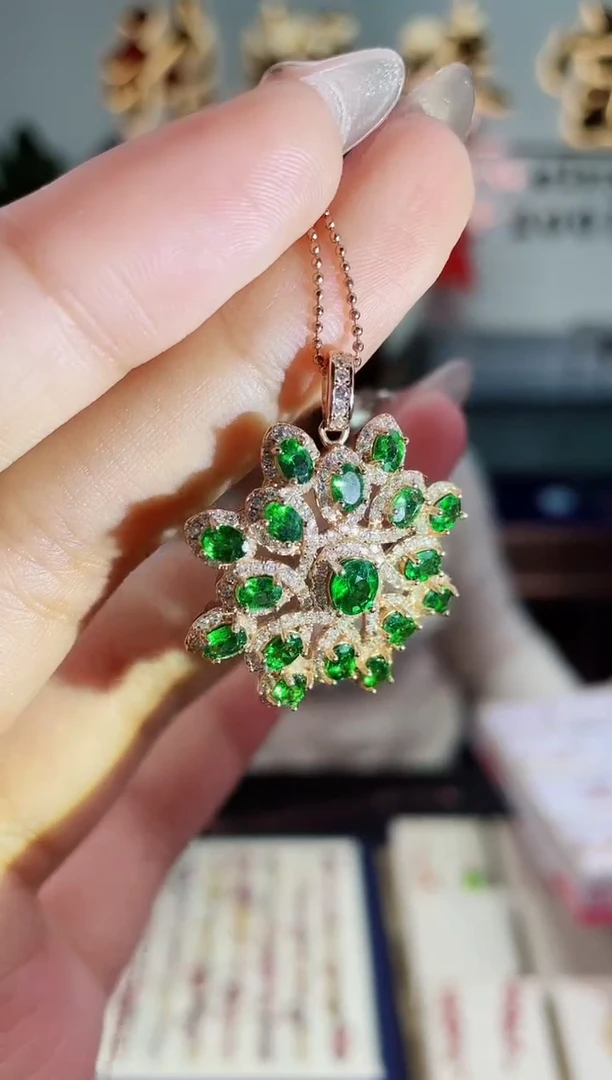 【闪购商品】石榴石（沙弗莱）吊坠银S925镶嵌吊坠