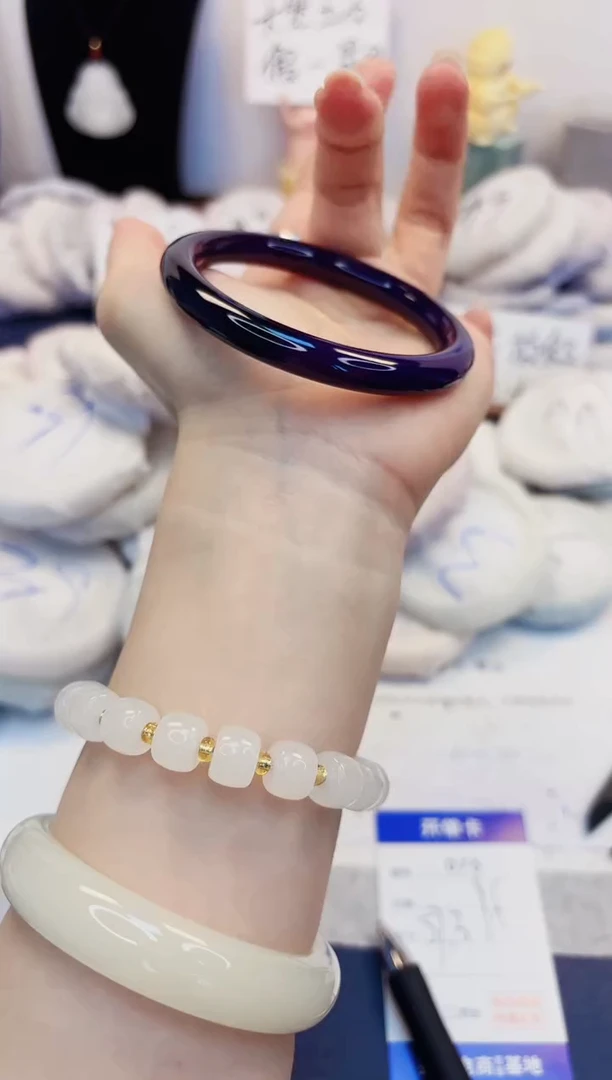 【闪购商品】石英质玉手镯未镶嵌75-玛瑙-圈口57