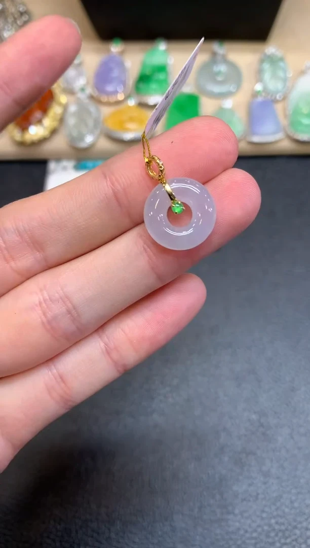 【闪购商品】翡翠颈饰18K金镶嵌甜甜圈【无服务费】