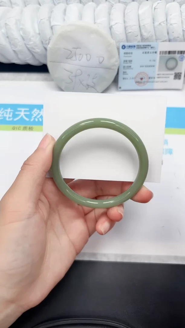 【闪购商品】石英质玉手镯未镶嵌166-60.1