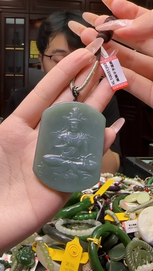 颈饰未镶嵌和田玉多样性发一