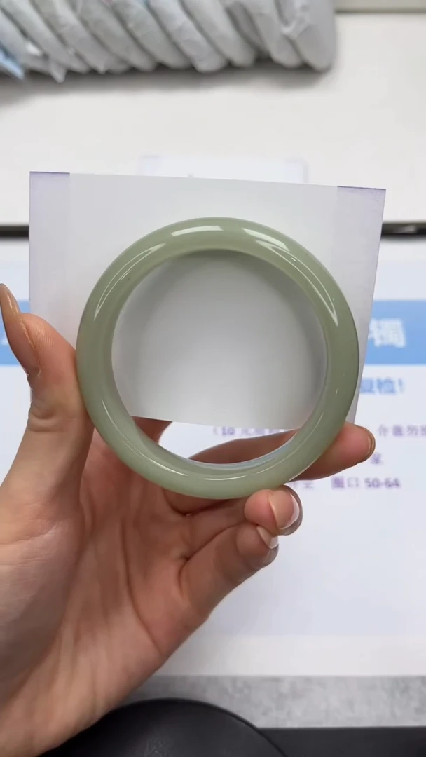 未镶嵌手镯石英质玉V40-56.3