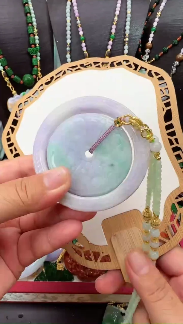 颈饰未镶嵌翡翠手镯58