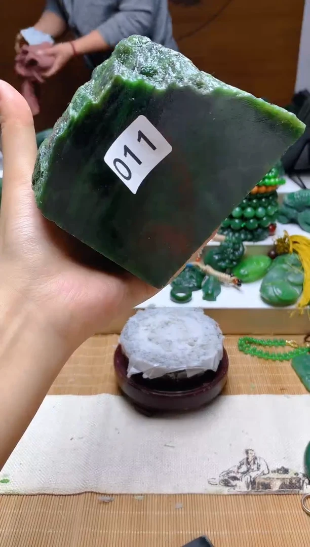 未镶嵌和田玉（碧玉）珠宝半成品1