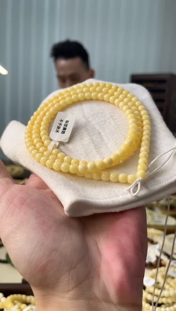 裸石琥珀未镶嵌春**实琥珀蜜蜡D010