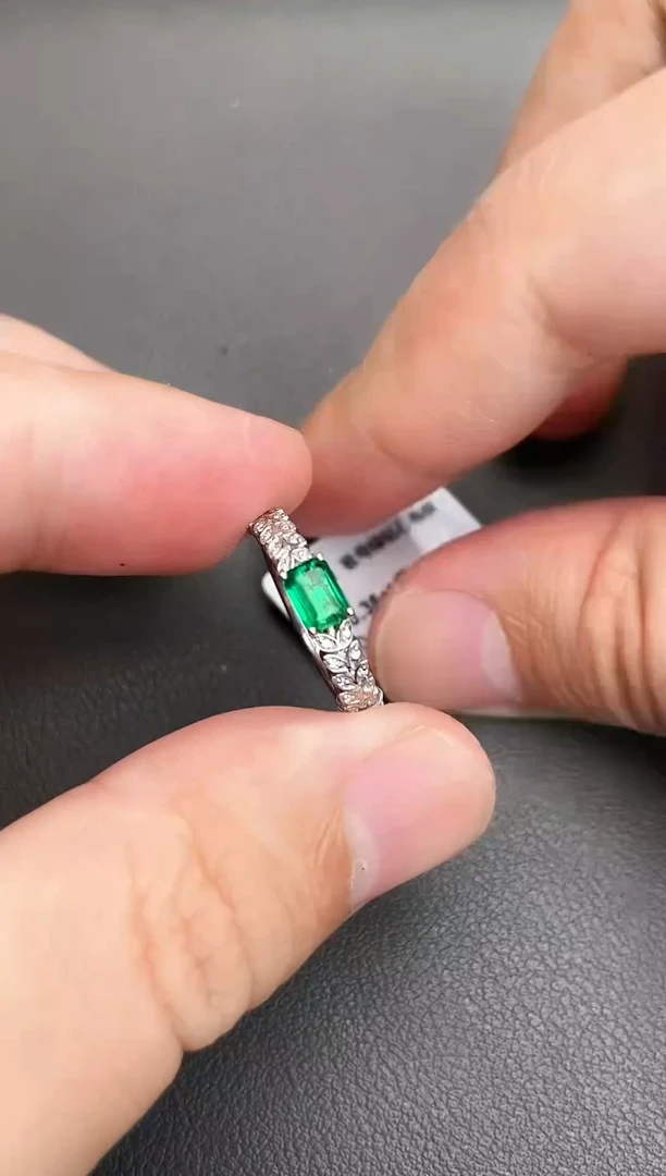 18K金镶嵌戒指祖母绿0.36ct/七天鉴赏