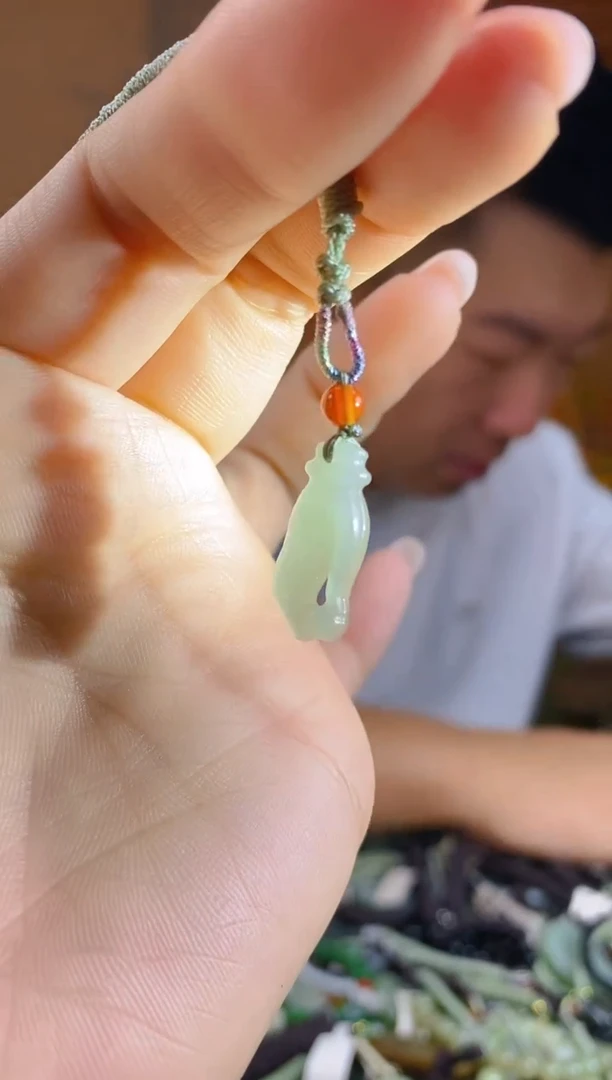 和田玉未镶嵌颈饰多样性发货，拍一发一