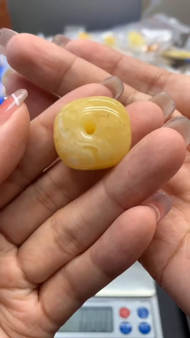 未镶嵌琥珀珠宝奇石2481