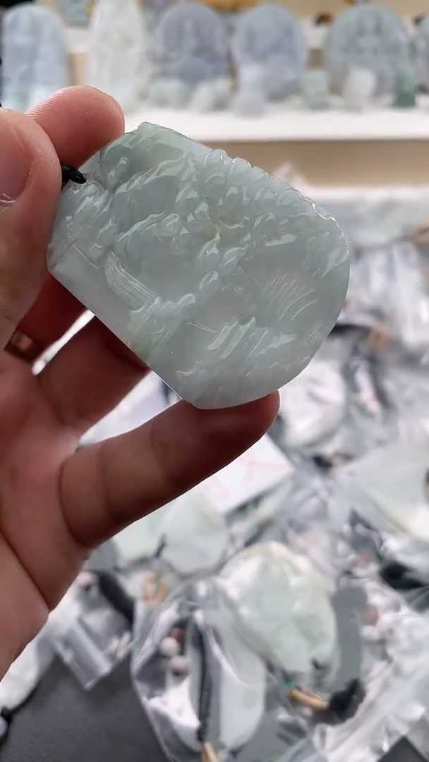 翡翠未镶嵌颈饰..../7/16/ 65