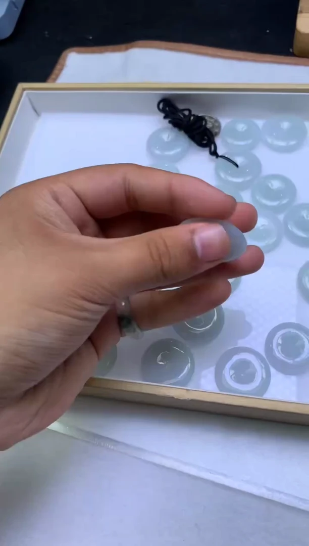 翡翠未镶嵌吊坠(不含链)多样性发其一-F0156667