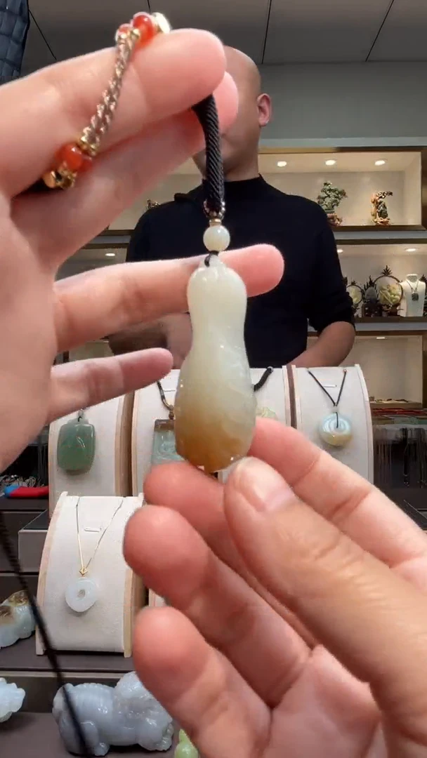 颈饰未镶嵌和田玉苏