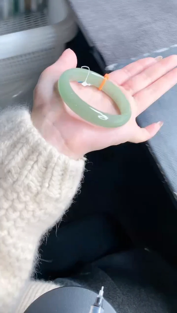 【闪购商品】石英质玉手镯未镶嵌16V128-56