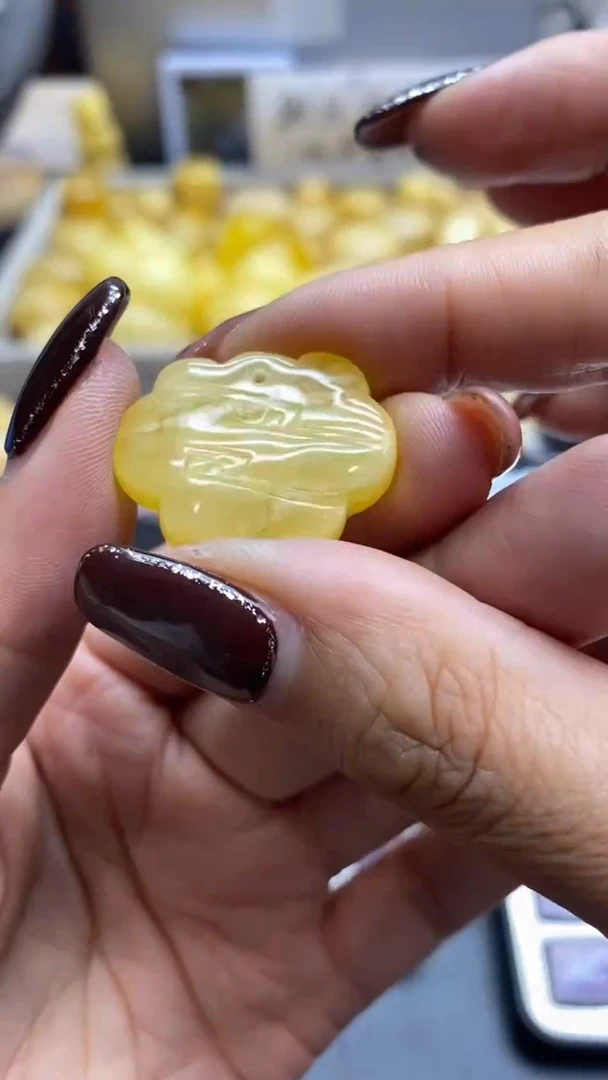 琥珀未镶嵌珠宝奇石2290