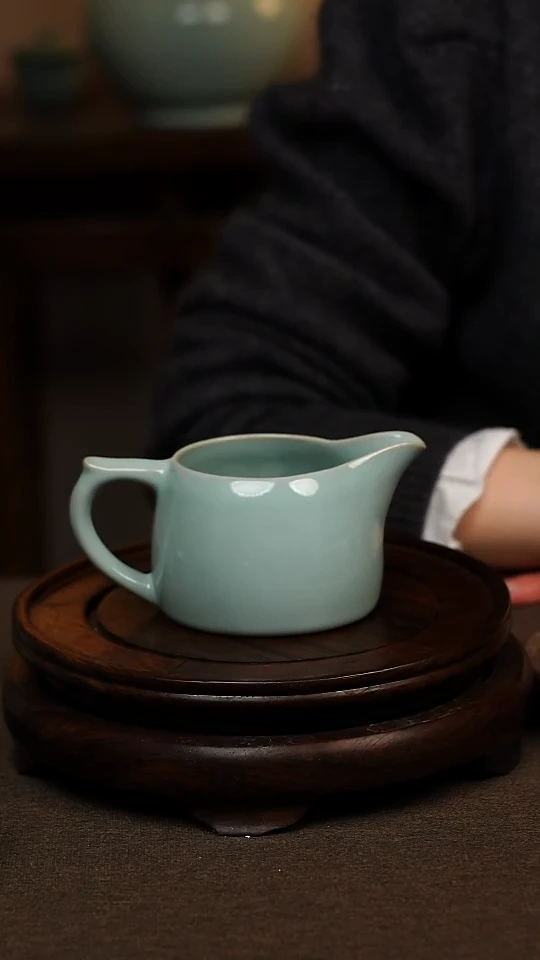 瓷片天青色井栏公道180ml微瑕不带礼盒