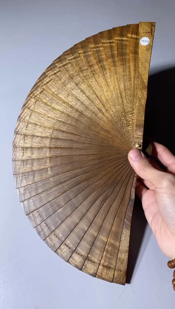 【闪购商品】金丝楠木雕301号18cm金丝楠木小叶桢楠扇子