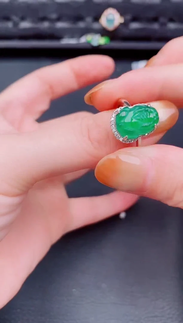 【闪购商品】翡翠戒指银S925镶嵌天然a货翡翠952