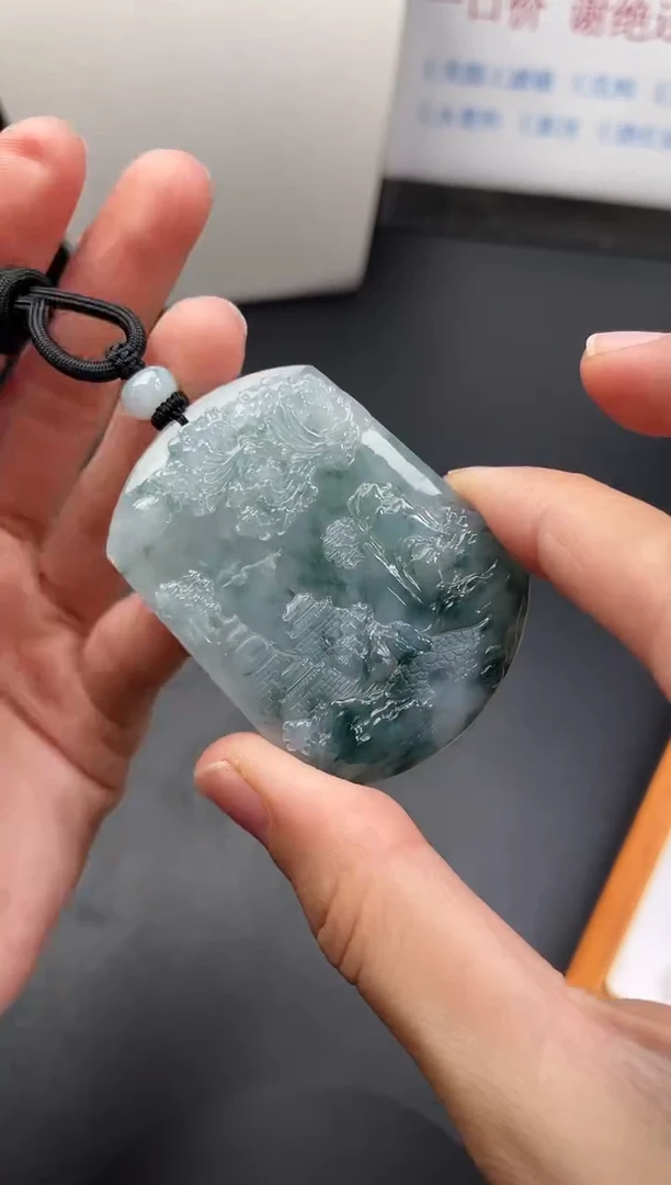 颈饰未镶嵌翡翠山水