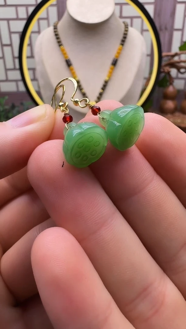 14K金镶嵌和田玉耳饰E59