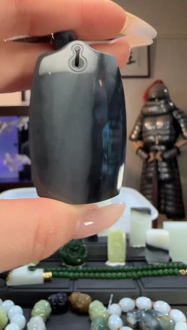 颈饰未镶嵌和田玉青花无事牌