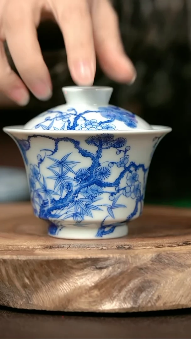 手绘手绘高温现代瓷 气 有暇 松竹梅马蹄150cc