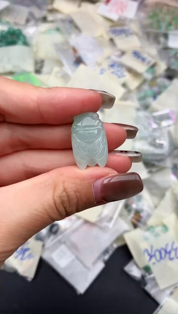 未镶嵌挂件翡翠—