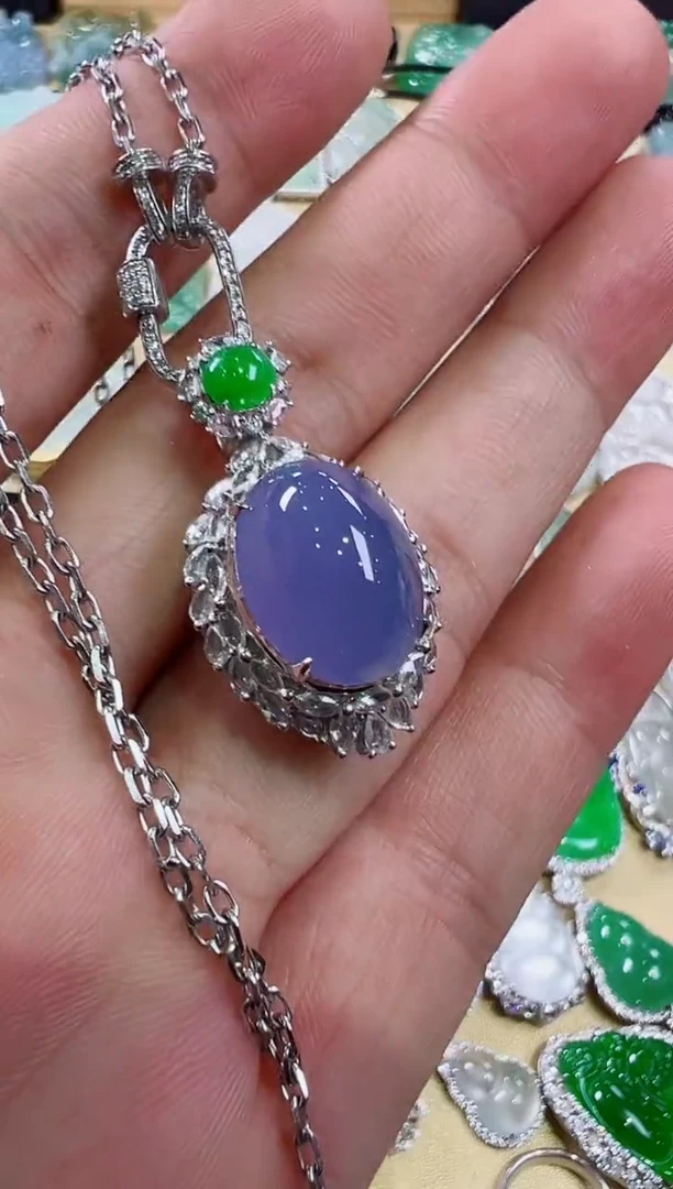 颈饰18K金镶嵌翡翠天然缅甸翡翠