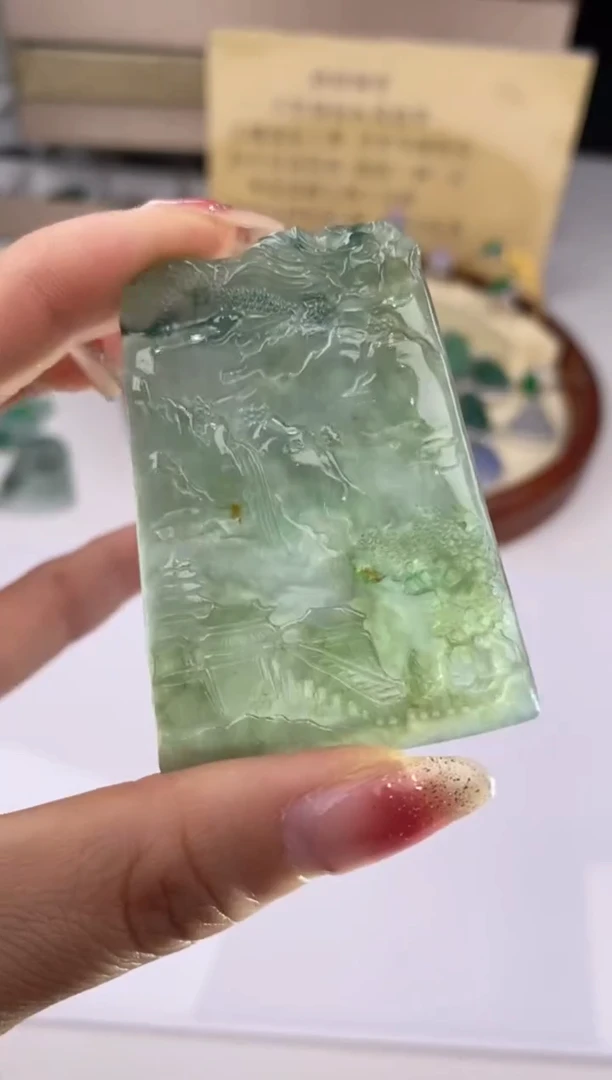翡翠未镶嵌吊坠(不含链)35074       静静聊翠