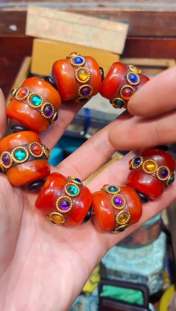 18K金镶嵌蜜蜡裸石E瑞哥专属高端精品46