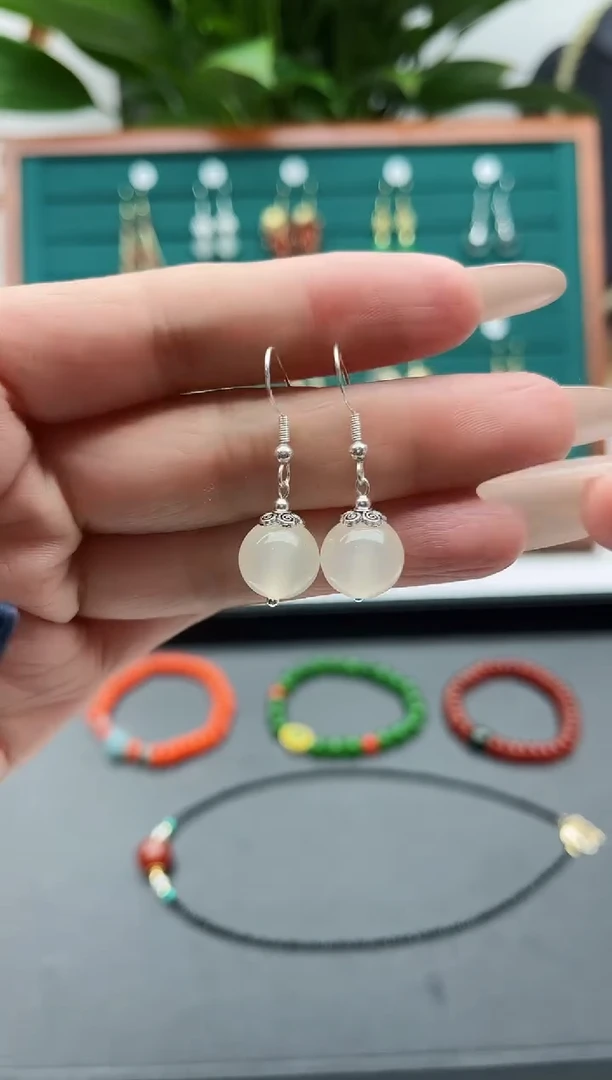 【闪购商品】玛瑙/玉髓耳饰银S925镶嵌162变色珠紫